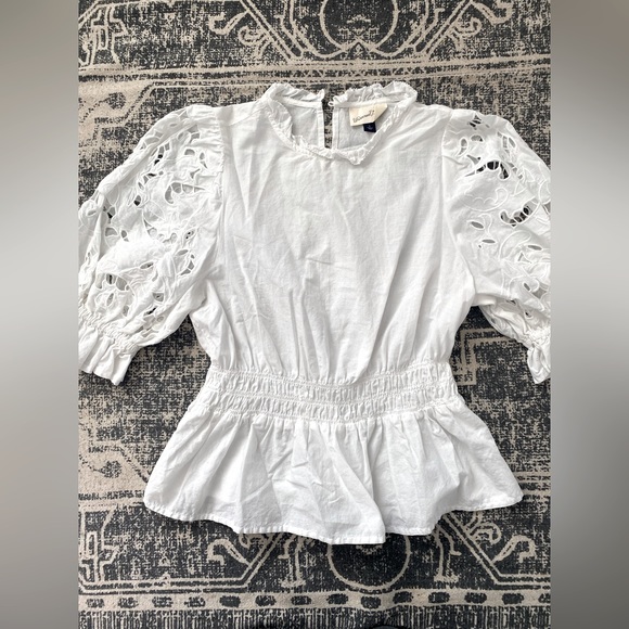 Universal Thread Tops - Universal Thread White Eyelet Sleeve Cinched Pendulum Blouse: Size S